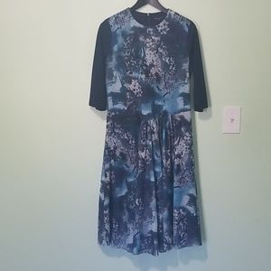 Elegant Navy Floral Dress size X- Large
